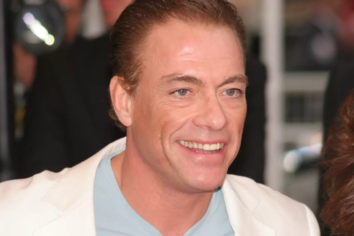 Jean-Claude Van Damme se alătură corului lăudătorilor lui Putin. Ce propunere i-a făcut liderului rus