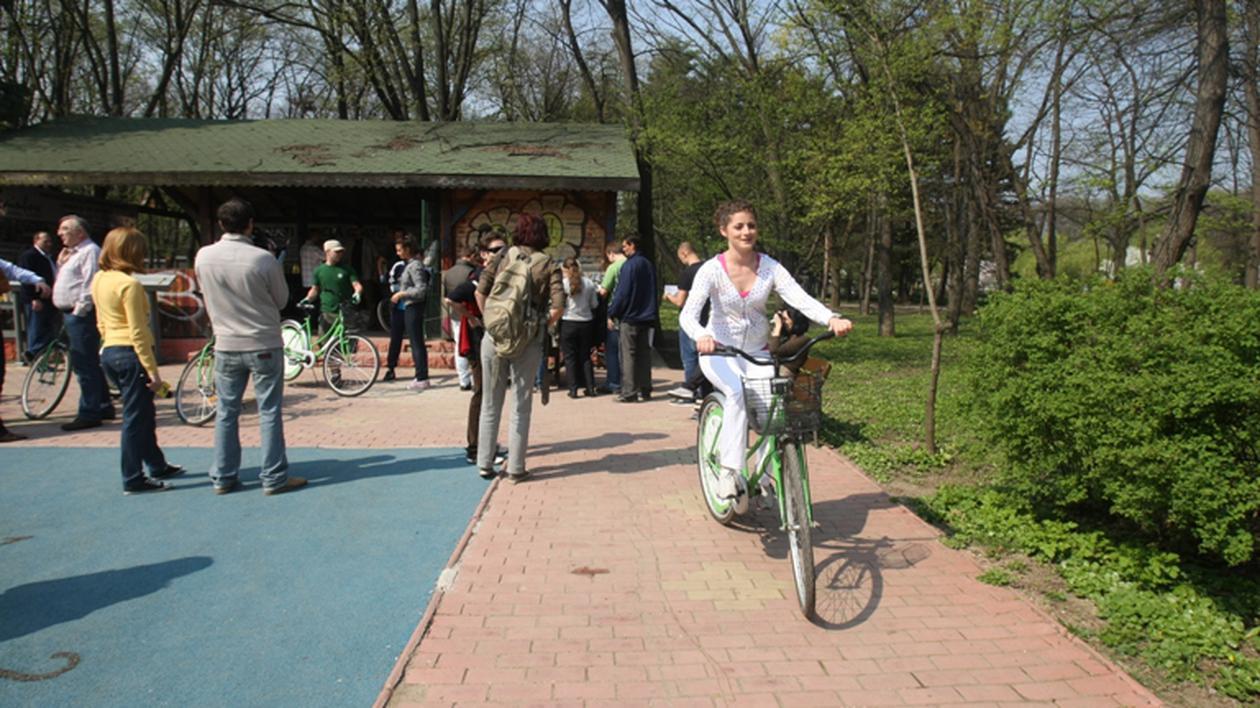Studenţii se pot plimba gratis cu bicicleta