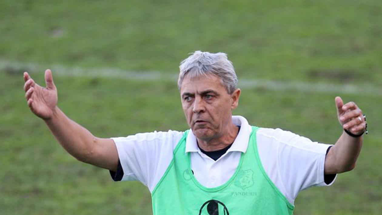 Sorin Cârţu: ”Francezii trebuie împiedicaţi să atace”
