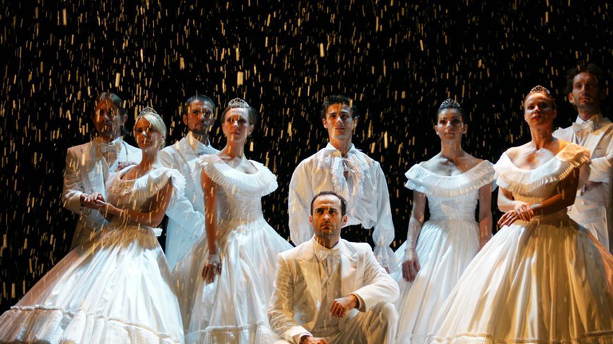 Membrii Casei Regale vin la Teatrul de pe Lipscani