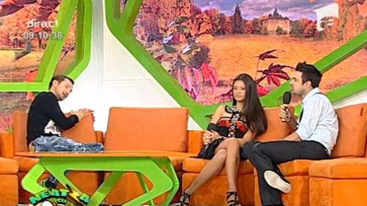 Video | Antonia către Dani Oţil: "Ce departe stai, ţi-e frică de mine?"