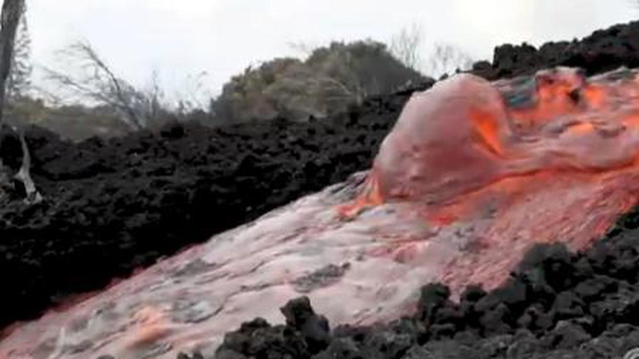 Natura dezlănţuită! Imagini incredibile: uite cum curg râuri de lavă în Hawaii | VIDEO