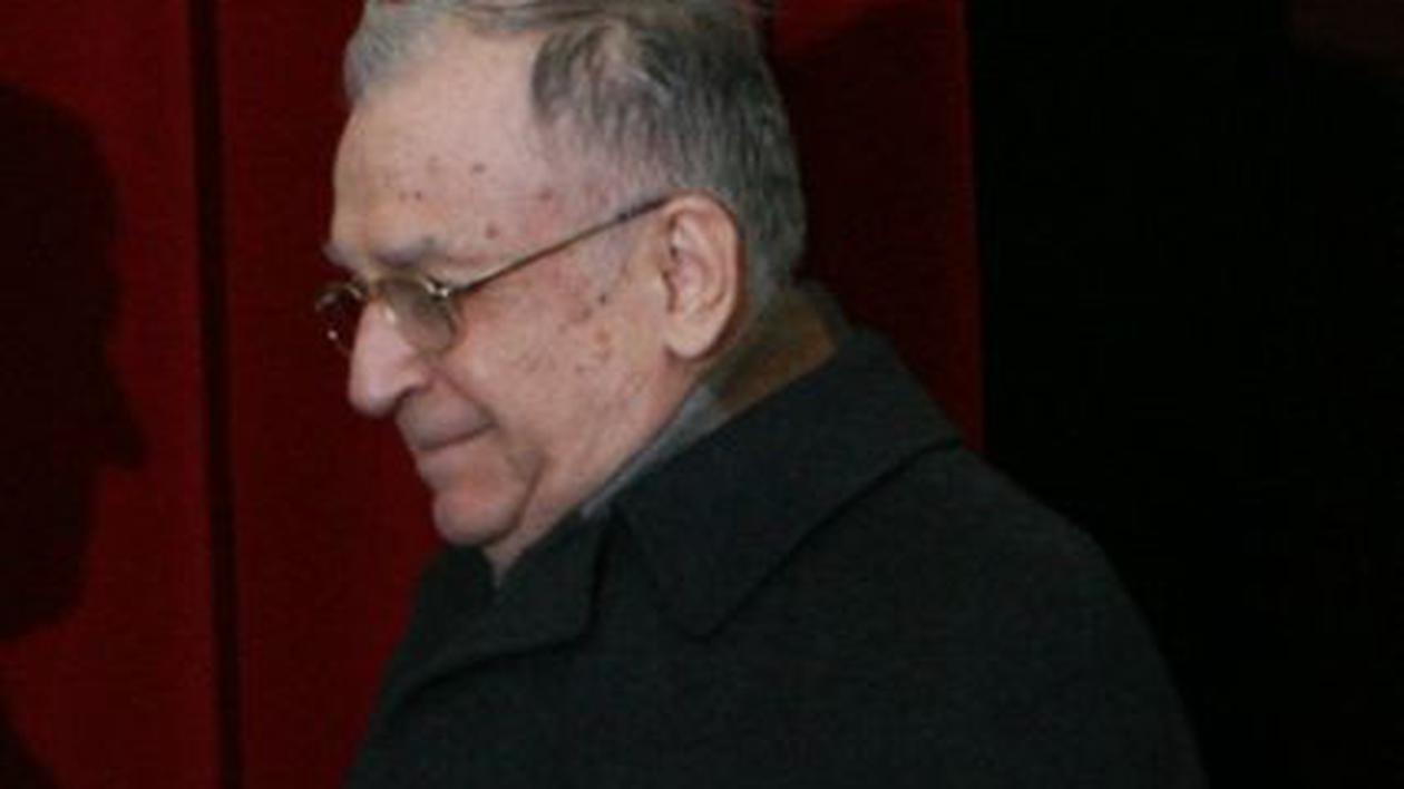 Ion Iliescu despre Băsescu: "Este autist"