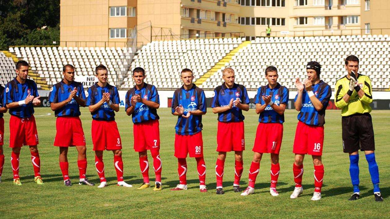 Jucătorii şi fanii Oţelului, campioana en-titre, s-au luat la bătaie! Află de ce