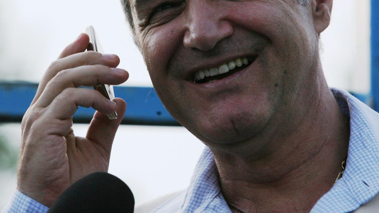 Gigi Becali dă vina pe Duckadam pentru că fostele glorii ale Stelei nu au primit bilete la meciul cu Chelsea!