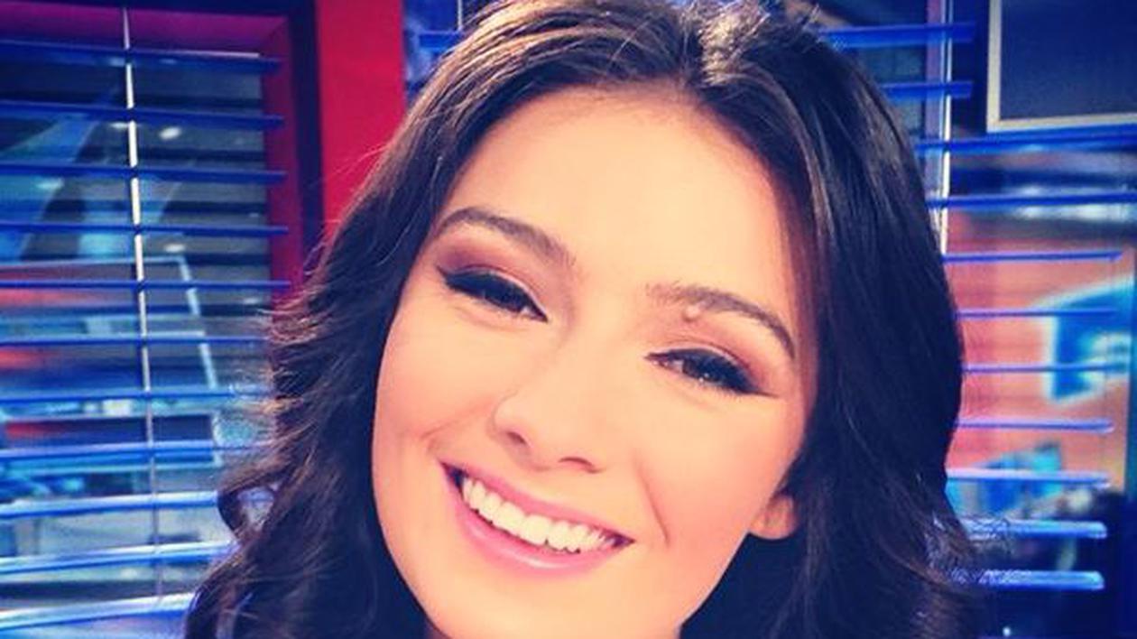 Vezi cum îşi menţine Olivia Păunescu zâmbetul strălucitor!