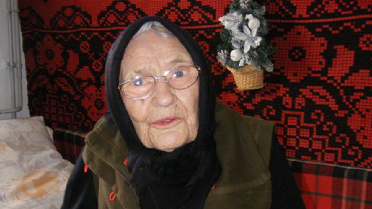 Cea mai bătrână suceveancă A ÎMPLINIT 104 ANI! Uite care este SECRETUL LONGEVITĂŢII EI