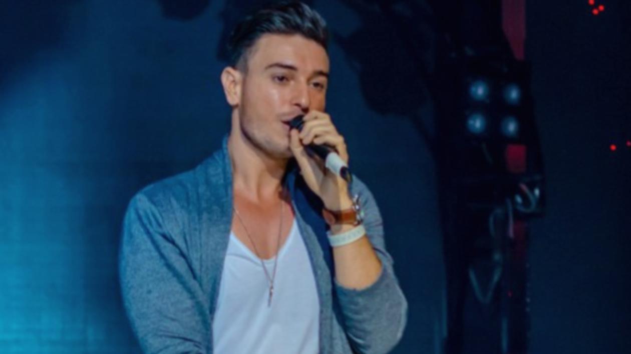 CE A CERUT cântăreţul FAYDEE, înainte să urce pe scenă, la Bucureşti | FOTO