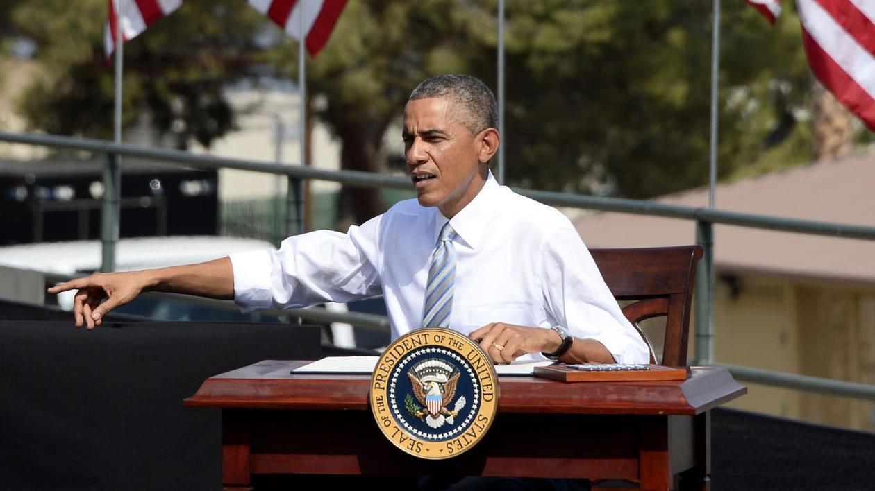 BARACK OBAMA a îmbrăţişat şi PUPAT două asistente care au îngrijit BOLNAVI DE EBOLA