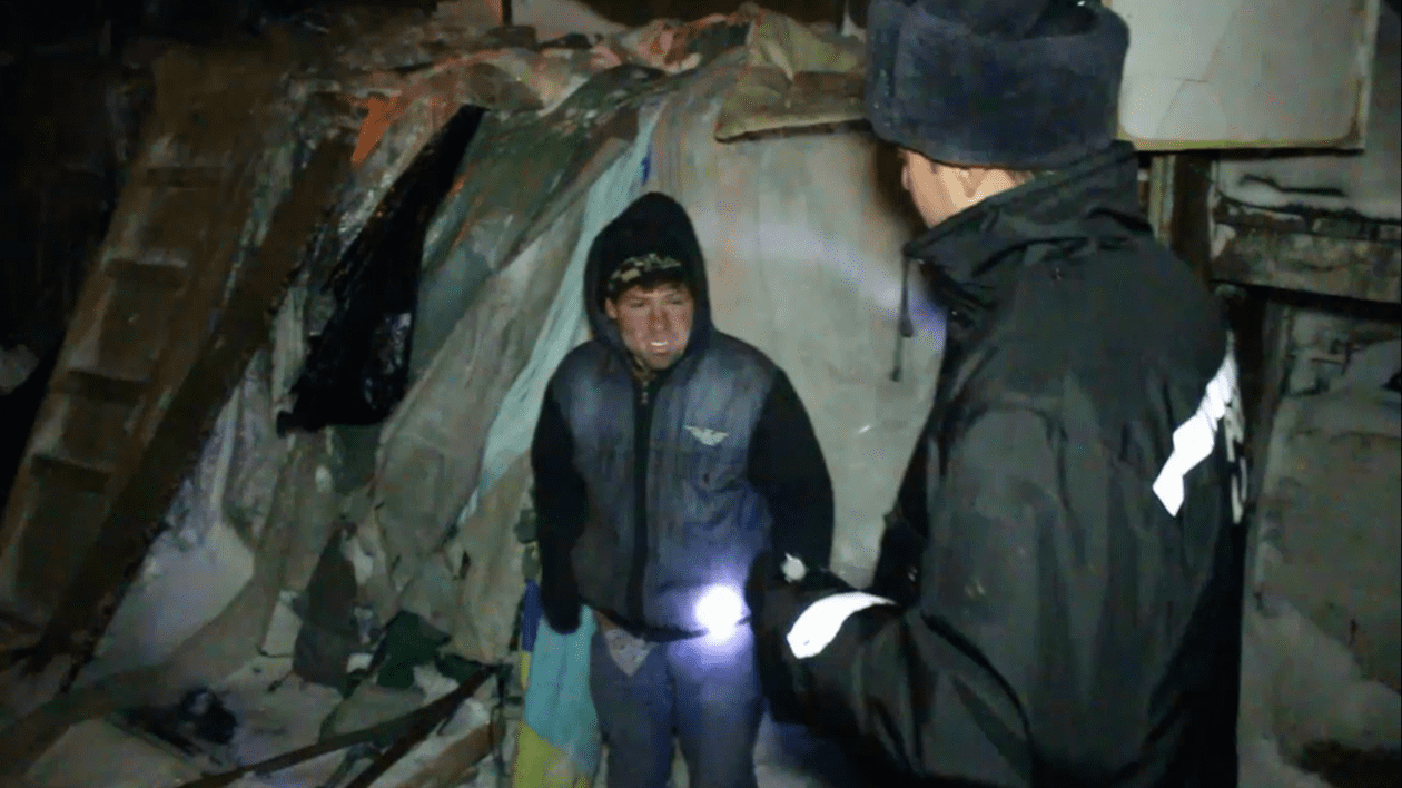 Oamenii străzii au refuzat să meargă în adăposturile puse la dispoziție de primărie