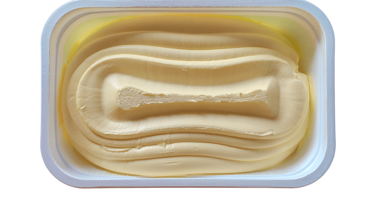Asociația Națională de Protecția Consumatorilor - InfoCons - a aflat, în urma unui studiu, care este margarina cu cele mai multe E-uri (aditivi alimentari). Cutie cu margarină