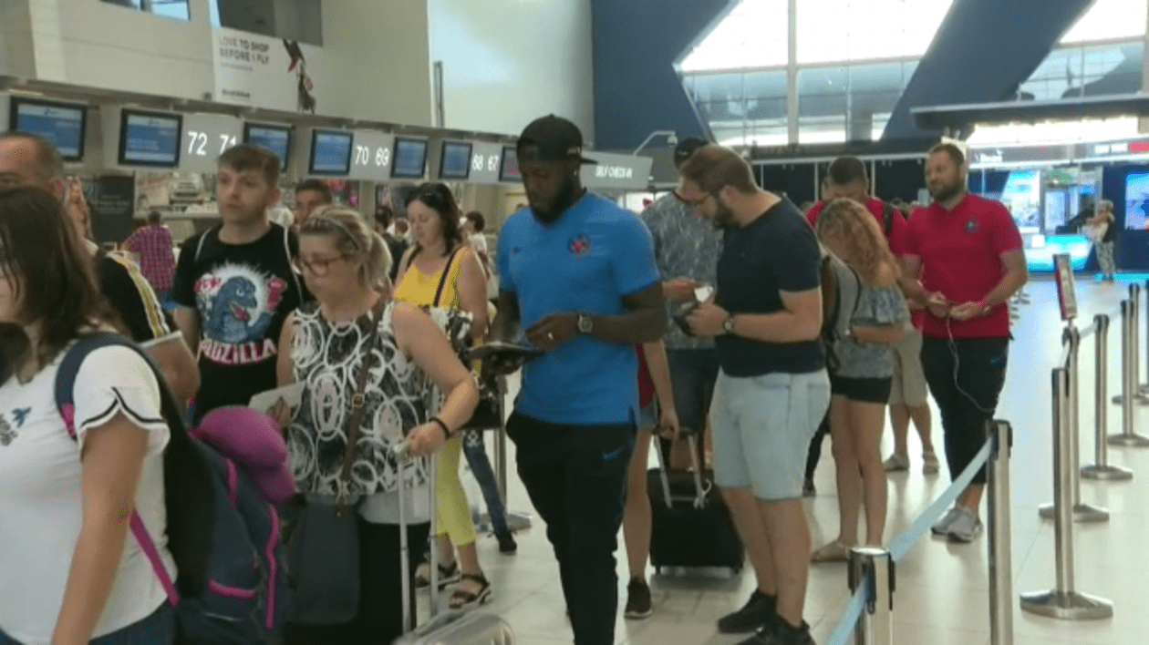 Gnohere a pierdut avionul spre Belgia fiindcă a stat prea mult la fast-food! Atacantul de la FCSB a fost implicat într-un scandal uriaș pe aeroportul Otopeni