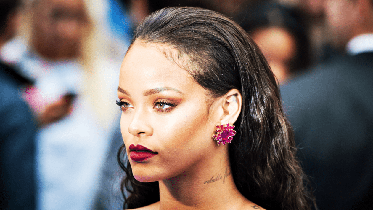 Rihanna, imagini îndrăznețe pe rețelele de socializare. Artista își promovează lenjeria intimă cu un video provocator