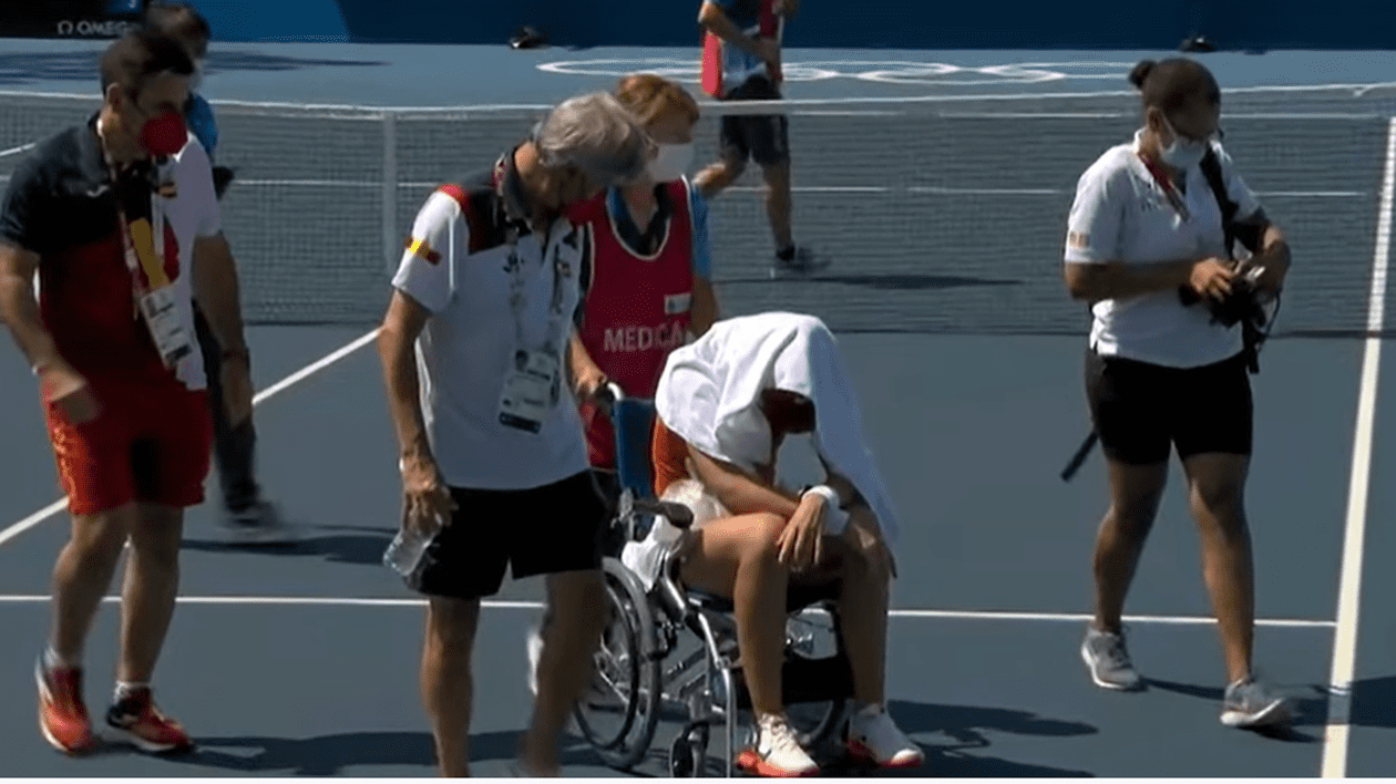 O jucătoare de tenis a părăsit terenul în scaunul cu rotile la Jocurile Olimpice de la Tokyo, „din cauza căldurii”