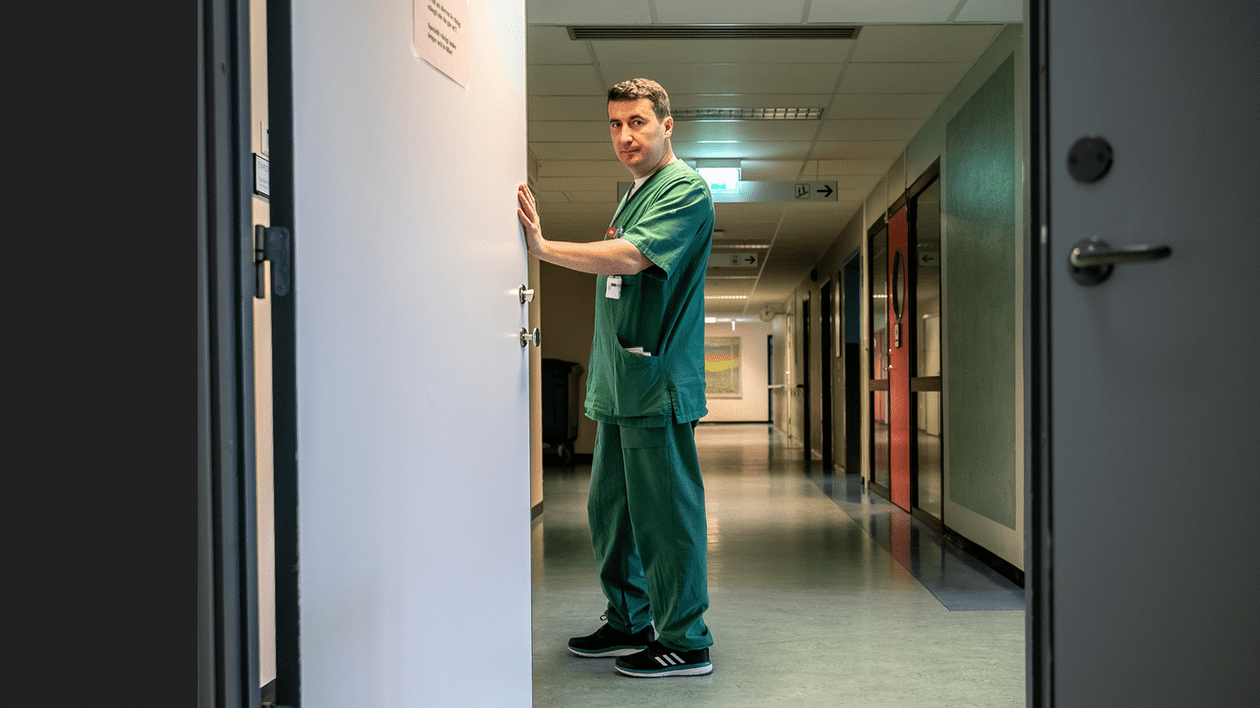 Mesaj de la un medic din Suedia, în ziua validării guvernului: „Am condus 800 km ca să-l votez pe Iohannis. Mai bine îmi cumpăram bere cu banii de benzină”