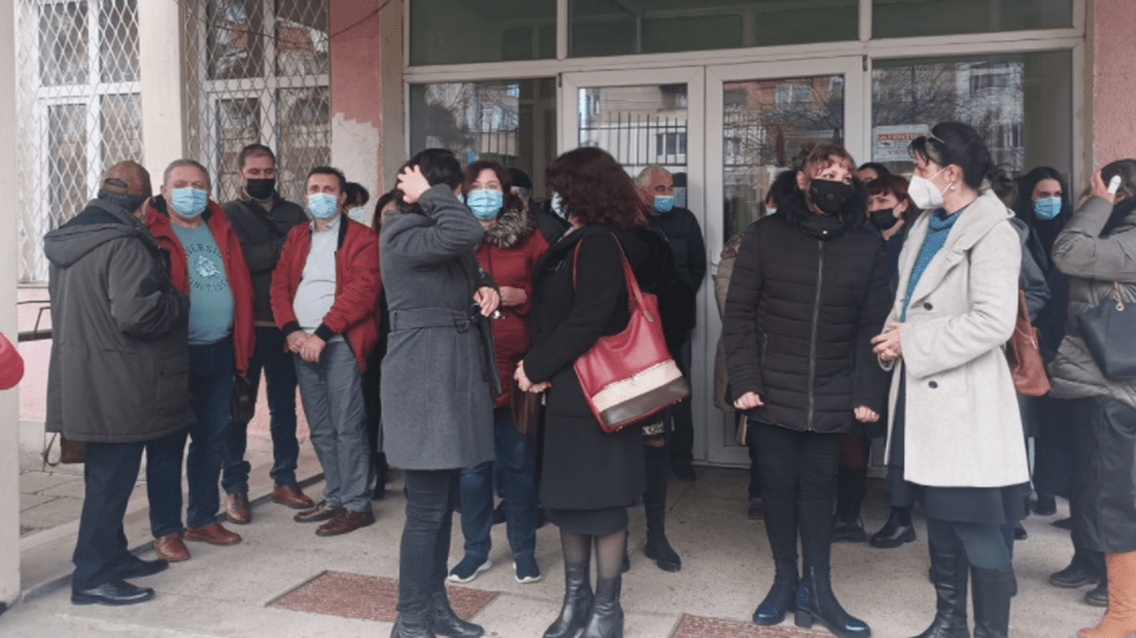 Protest la un liceu din Constanța. Profesorii acuză Inspectoratul că a numit un director care picase concursul pentru post