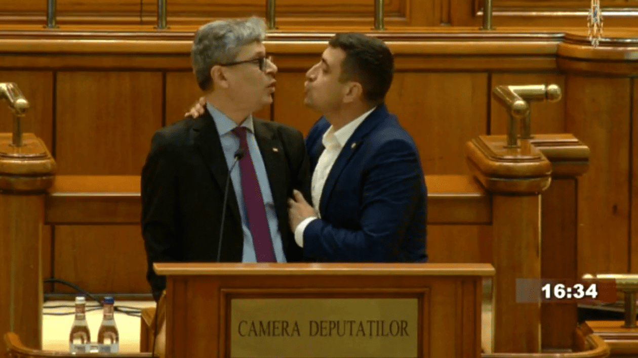 Ministrul Virgil Popescu și efectele incidentului cu George Simion: „Curg injurii pe pagina personală, la pozele cu copiii sunt tot felul de ameninţări”