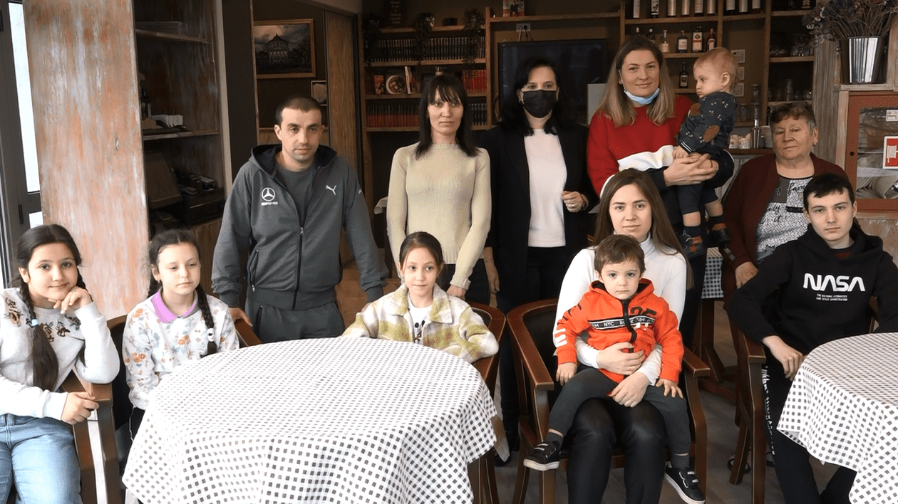 Fosta handbalistă Irina Șuțka a sărit în ajutorul refugiaților care au ajuns la Ploiești. „Nu e bine să spun că Putin trebuie ucis, dar vreau să plece din țara mea”