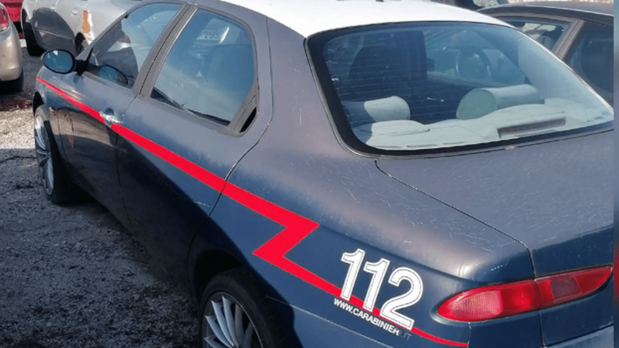 Un cuplu din Austria s-a trezit cu mașina confiscată, în Italia, din cauză că semăna cu a carabinierilor. Cei doi soți au primit și închisoare cu suspendare