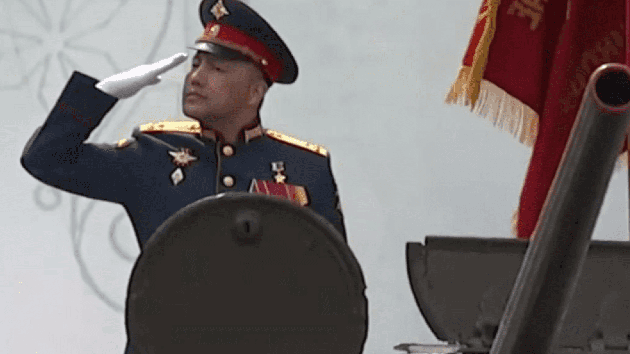 „Măcelarul de la Bucha” a condus coloana de tancuri care a defilat la parada de Ziua Victoriei de la Habarovsk