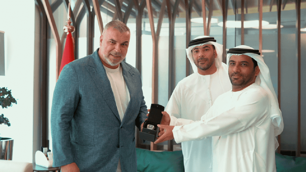 Au fost prinși tâlharii care i-au furat lui Cosmin Olăroiu ceasul Richard Mille, pe stradă, la Milano. Presa italiană scrie că valorează un milion de euro