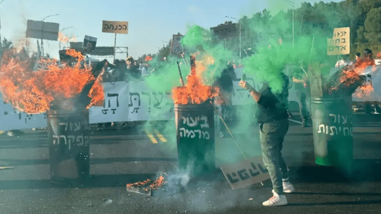 Rudele ostaticilor au blocat Autostrada 1 din Israel: „Guvernul i-a abandonat în mâinile crude ale Hamas”