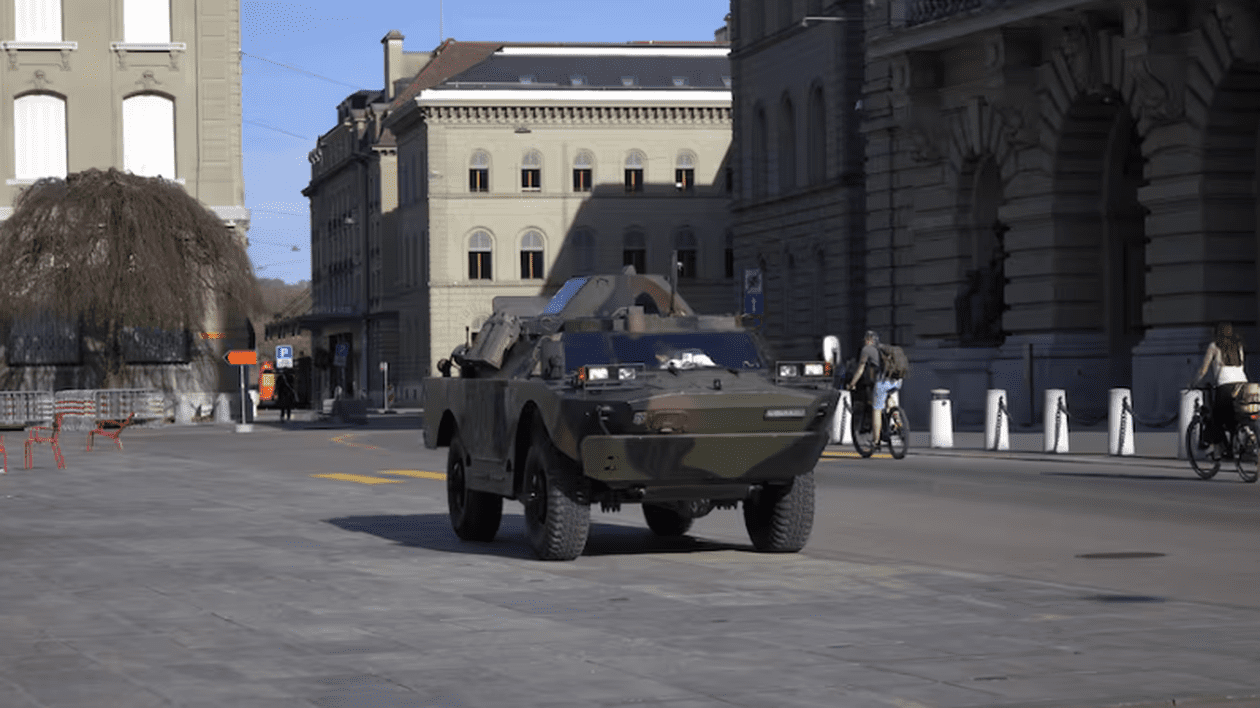Un elvețian a trecut cu tancul prin fața Palatului Federal din Berna, după ce s-a autoproclamat rege și și-a creat „propriul imperiu”