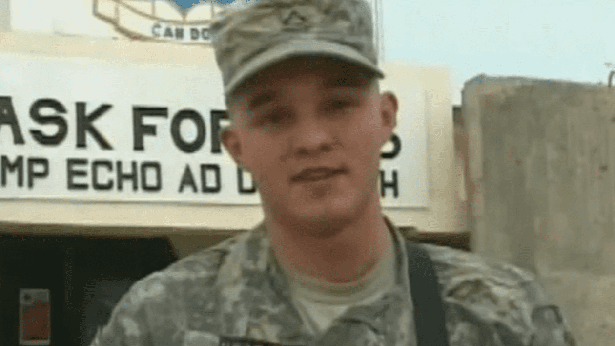 Soldatul american reținut în Rusia, unde a mers să-și vadă iubita, este acuzat că i-a furat banii și a amenințat că o ucide. Ce pedeapsă riscă