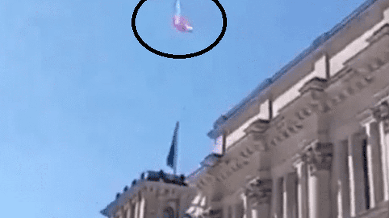 Incident de securitate la parlamentul german. Un bărbat a ridicat deasupra clădirii o dronă de care era agățat steagul Rusiei | VIDEO