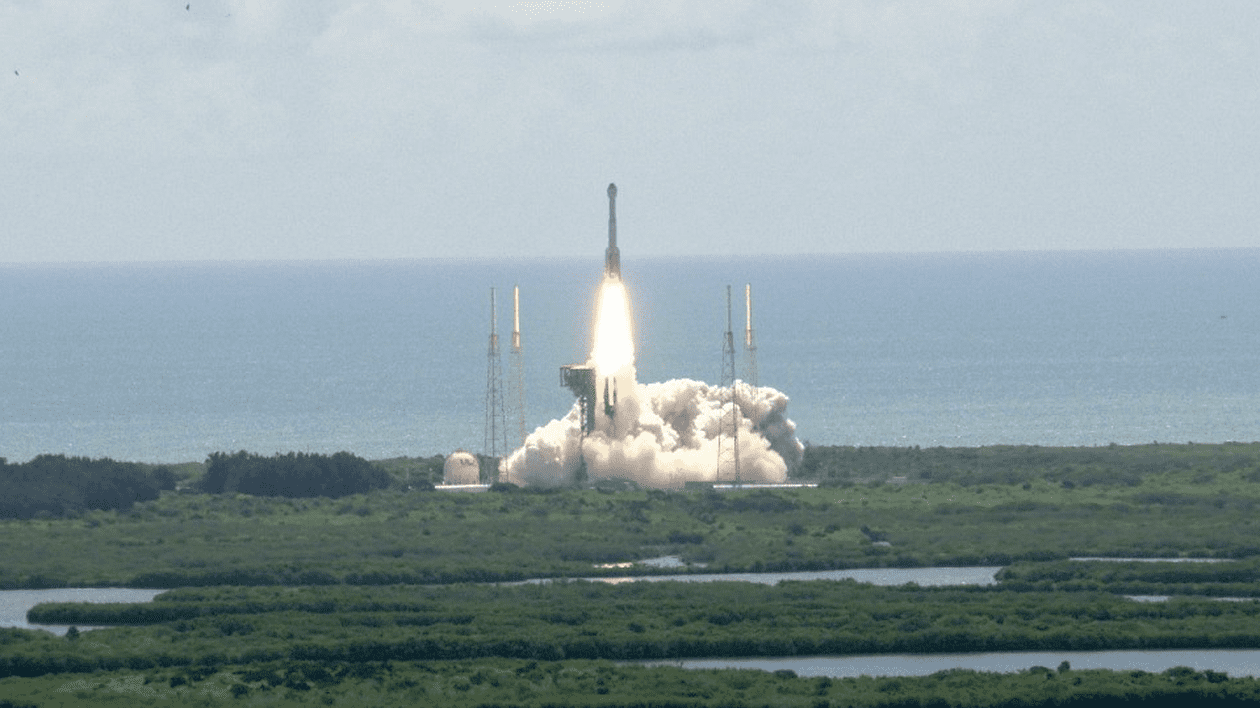 După mai multe rateuri, capsula spațială Boeing cu astronauți la bord a fost lansată cu succes