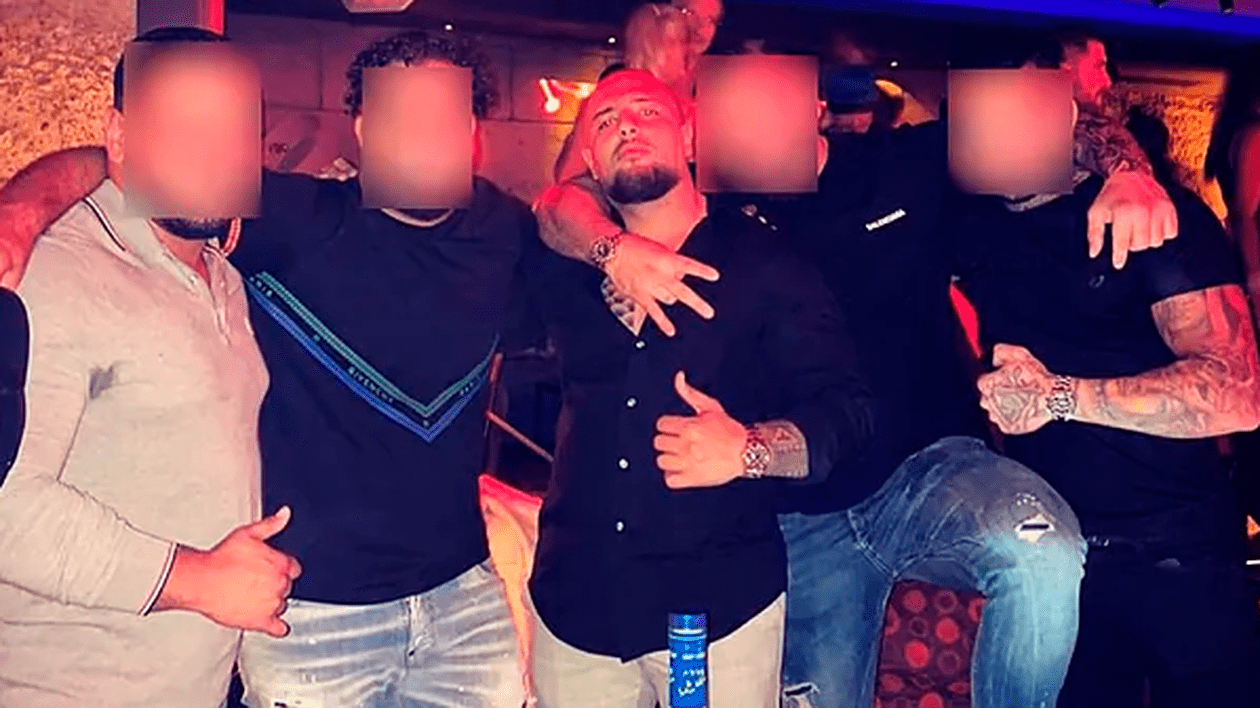 Unui rocker Hells Angels nu i-a plăcut muzica și a împușcat DJ-ul, la o petrecere ilegală din Marbella. „Îngerul iadului”: „O schimbi sau te omor!”