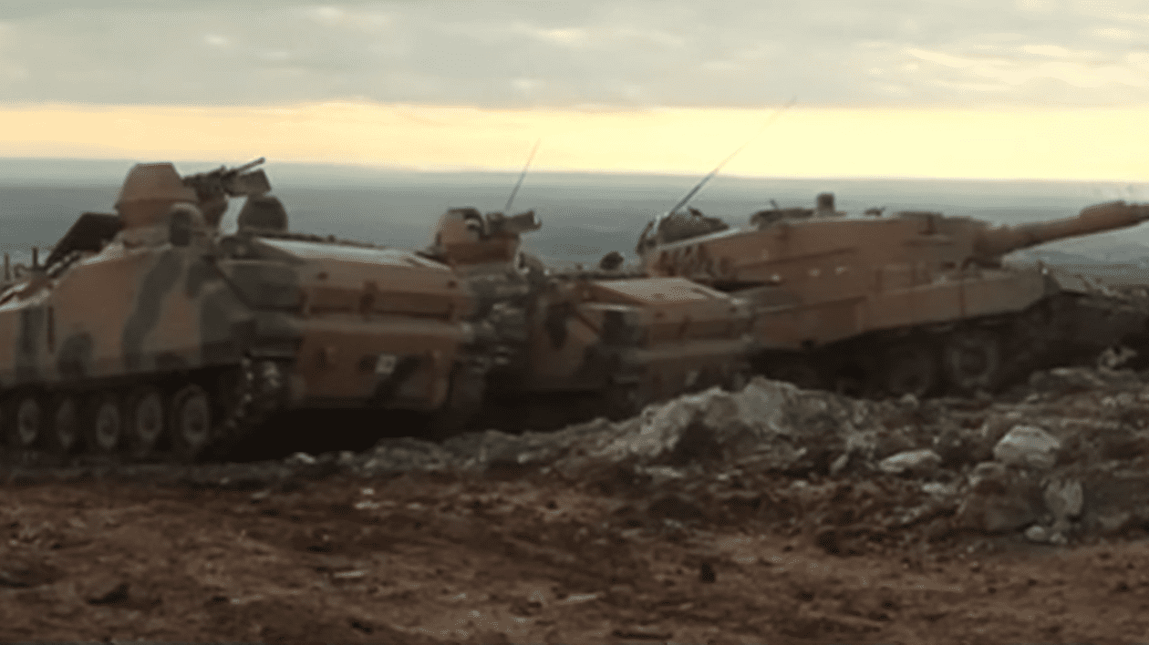 tancuri la granița dintre Turcia si Siria
