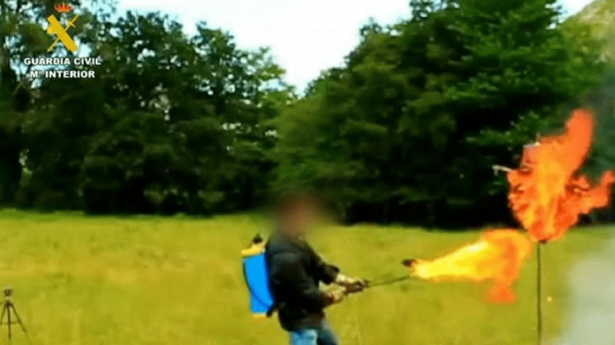 Un YouTuber spaniol care își învăța abonații cum să facă explozibili a fost arestat: „60 de clipuri, peste 106 milioane de vizualizări” | VIDEO