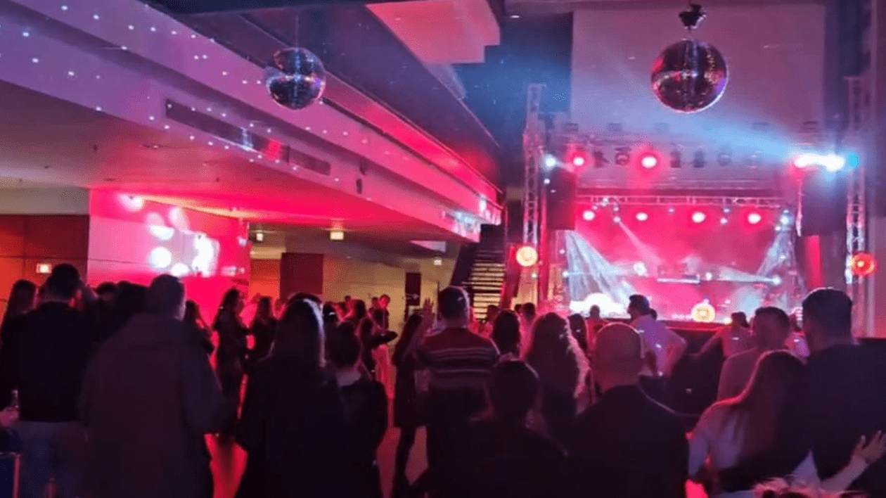 Cum a fost Revelionul pe Arena Națională. Peste 350 de oameni s-au distrat în noaptea dintre ani