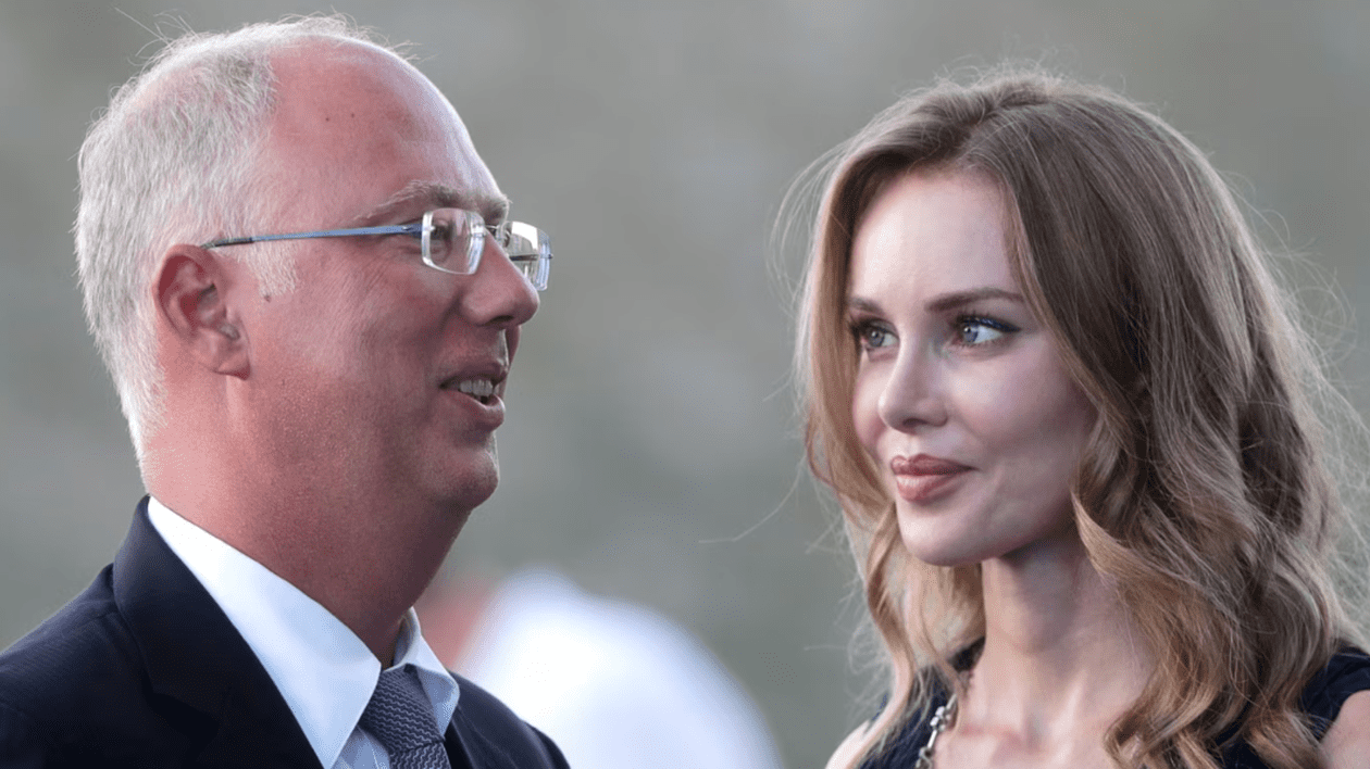 Kirill Dmitriev, omul-cheie al lui Putin în negocierile cu SUA, căsătorit cu fotomodelul și prezentatoarea TV Natalia Popova: „I-a deschis ușa Kremlinului”