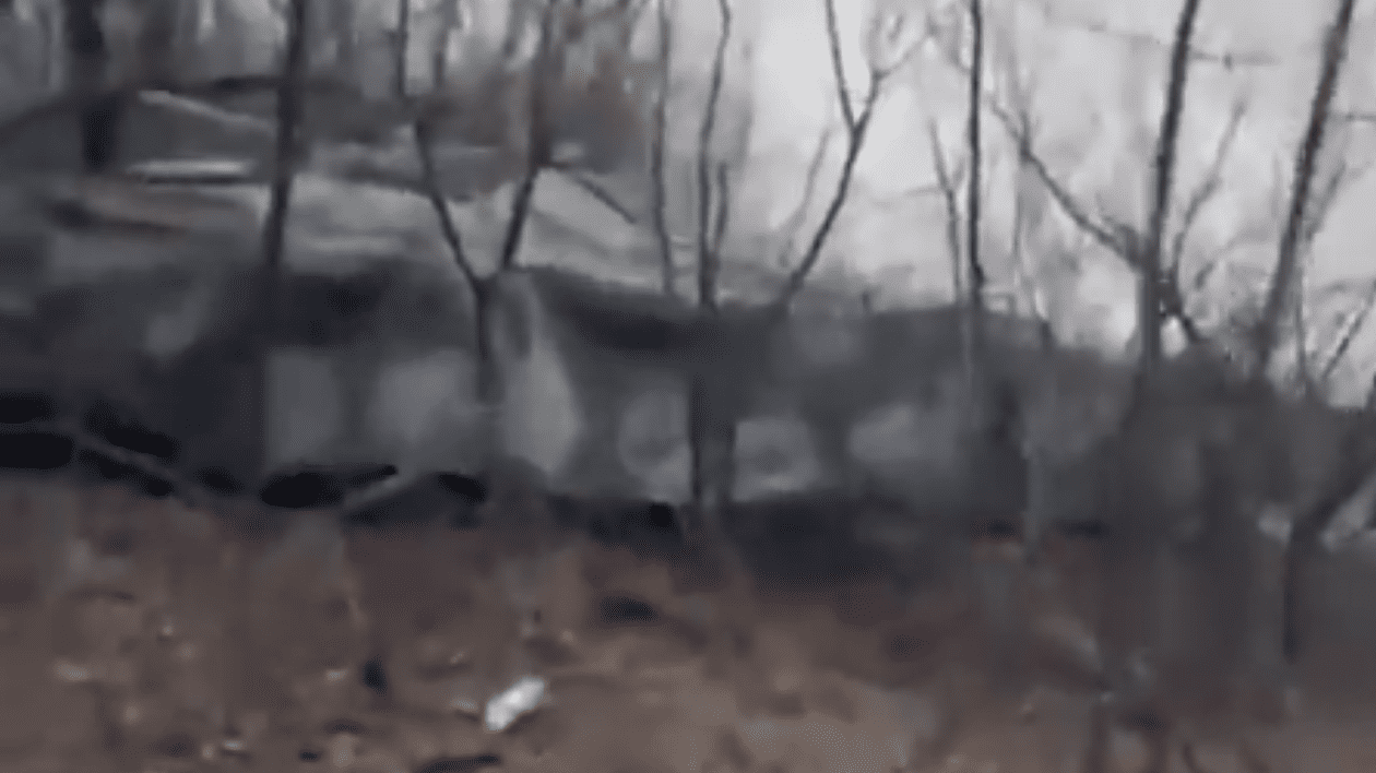 Soldații lui Putin au crezut că au distrus un tac ucrainean. Foto Captură video X/WarTranslated
