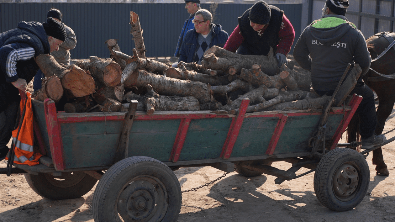 Sprijin după inundații în Galați. Arhiepiscopia Dunării de Jos oferă ajutor la peste 400 de familii afectate