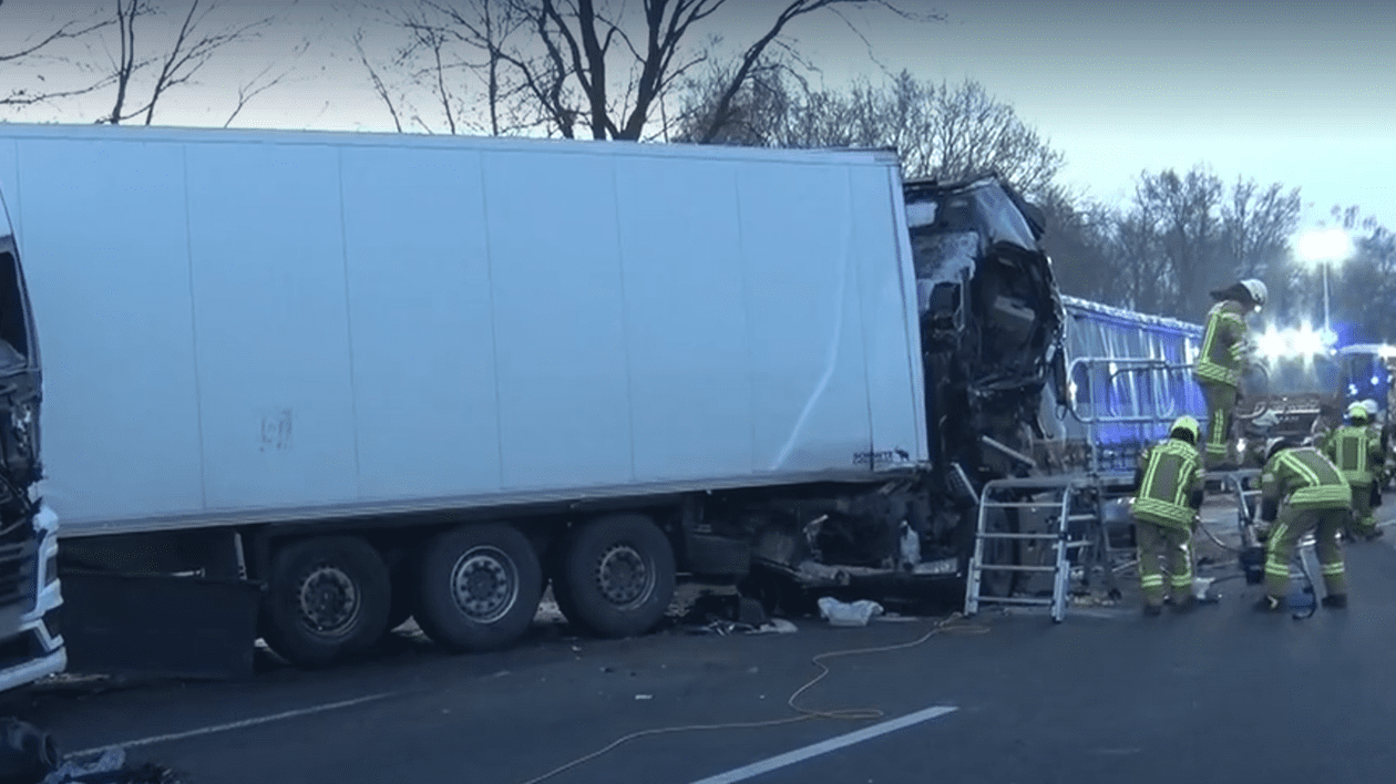 Accidente teribile pe o autostradă, în Germania. FOTO Captură video