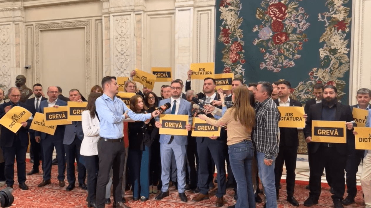 Ce înseamnă greva parlamentară pe care deputații și senatorii AUR au declarat-o după respingerea candidaturii lui Călin Georgescu