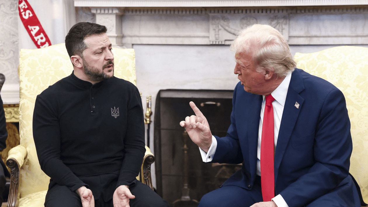 Imagine de la întâlnirea tensionată dintre președinte american Donald Trump (dreapta) și omologul său ucrainean, Volodimir Zelenski