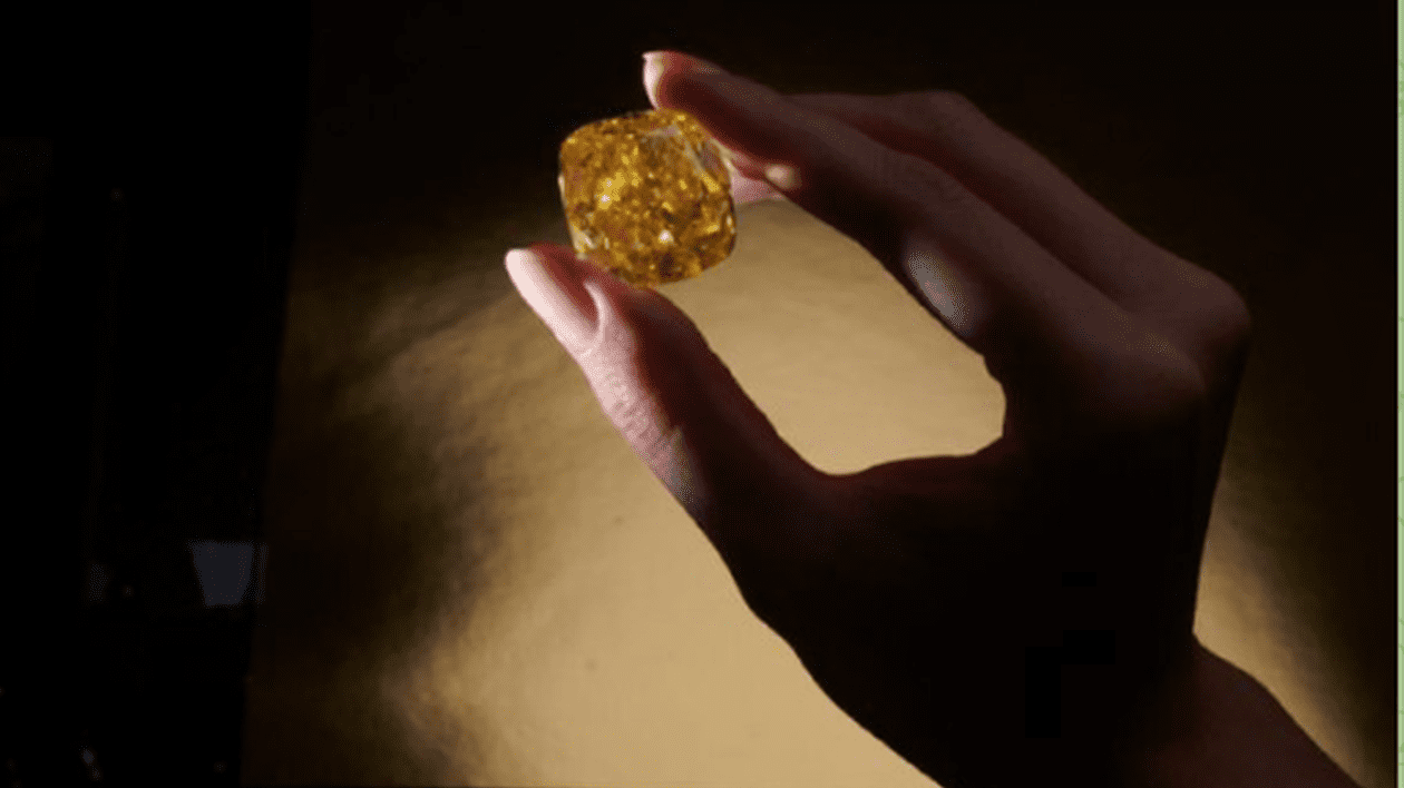 Cel mai mare diamant tăiat vreodată în Rusia are 100 de carate și o vechime de un miliard de ani