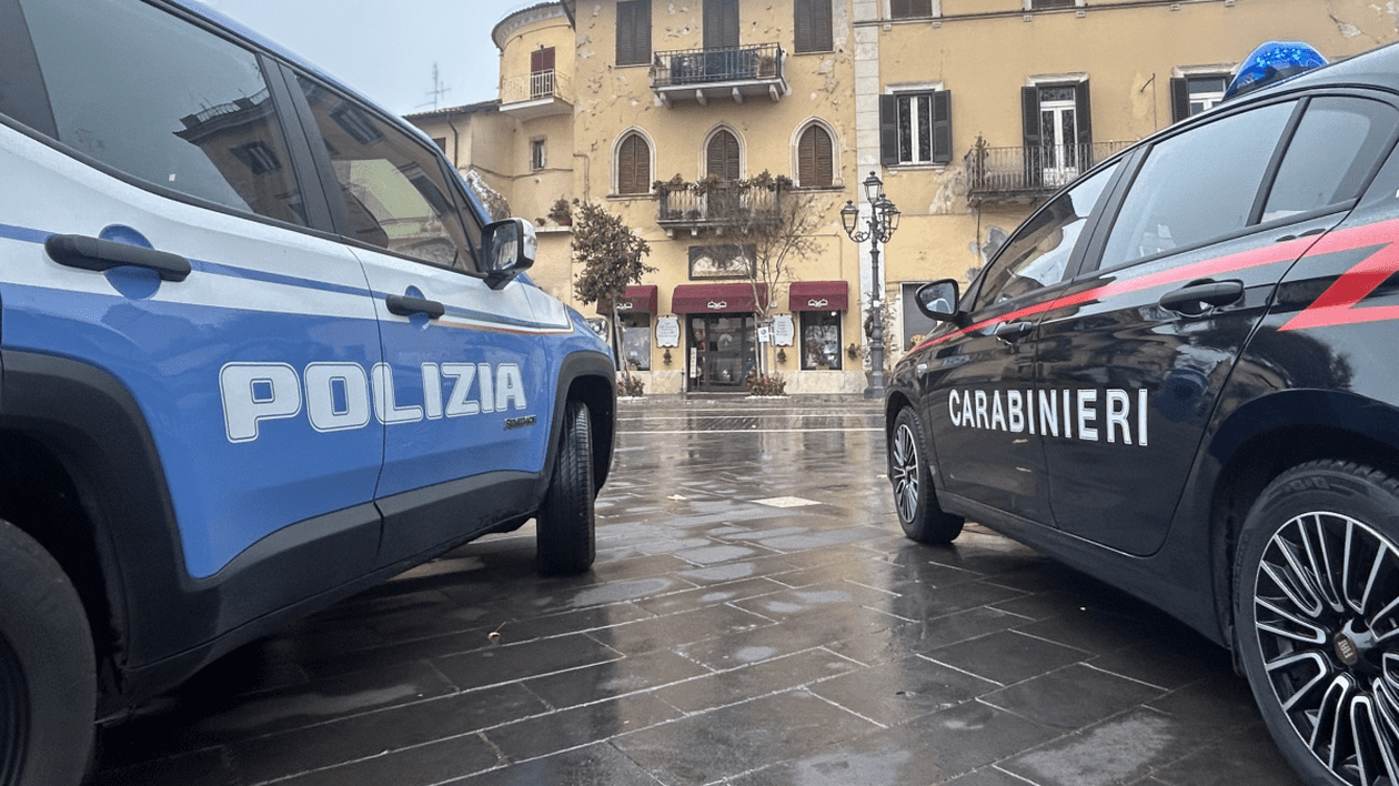 Un cuplu s-a prefăcut că divorțează ca să nu plătească taxe la stat de 700.000 de euro. Dar cei doi au fost dați de gol de Facebook