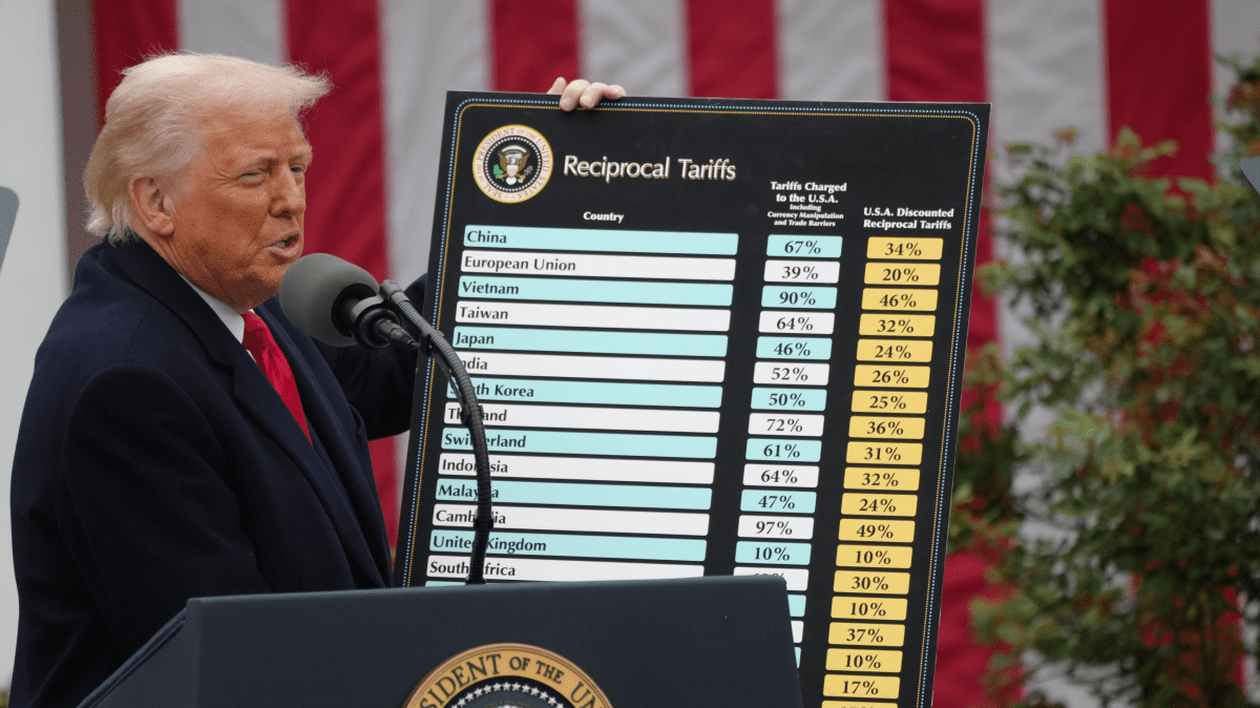 China ripostează dur: a oprit exporturile de minerale rare, din cauza tarifelor lui Donald Trump. Efectele, resimțite de fabricile auto și de armament