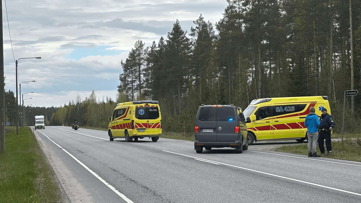 Două elicoptere s-au ciocnit în aer, în Finlanda: „Unul a căzut ca o piatră”