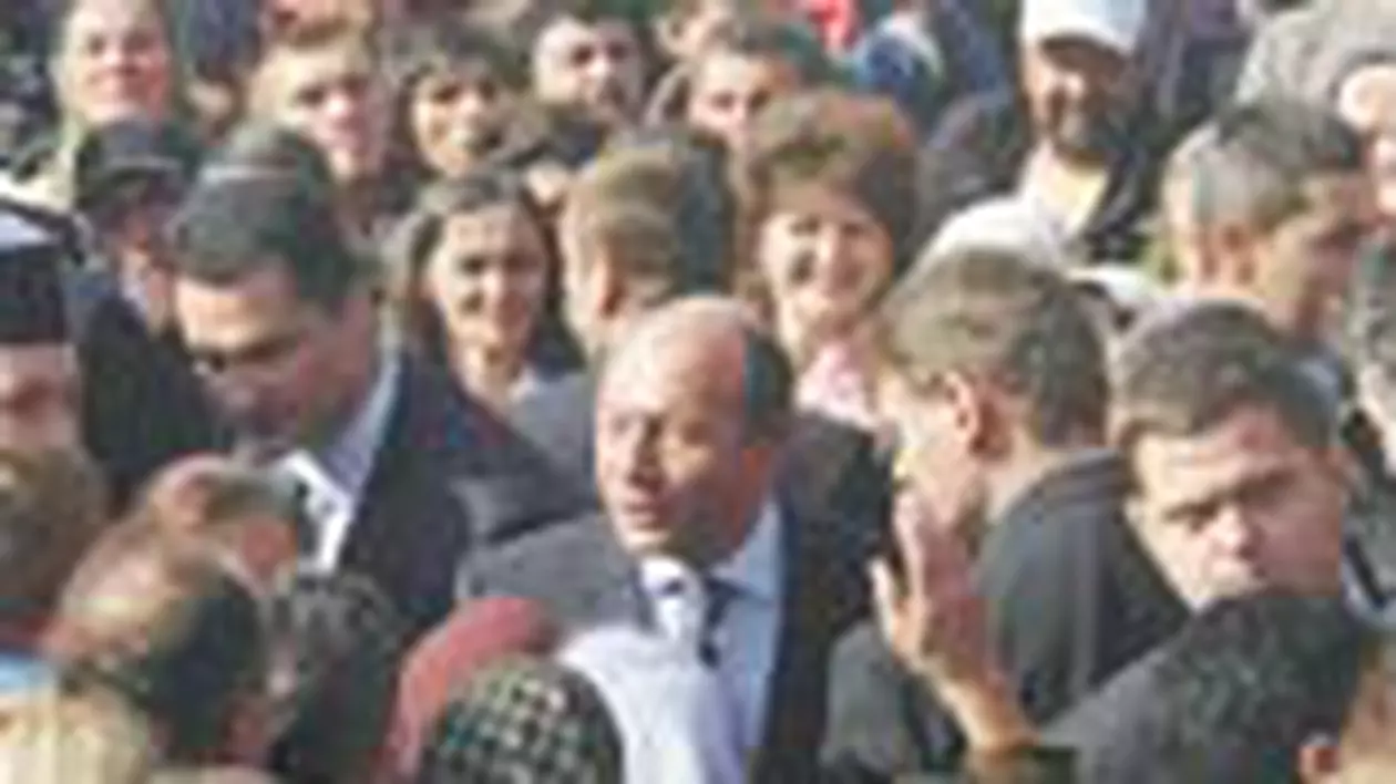 Ce risca Basescu in 'baile de multime'