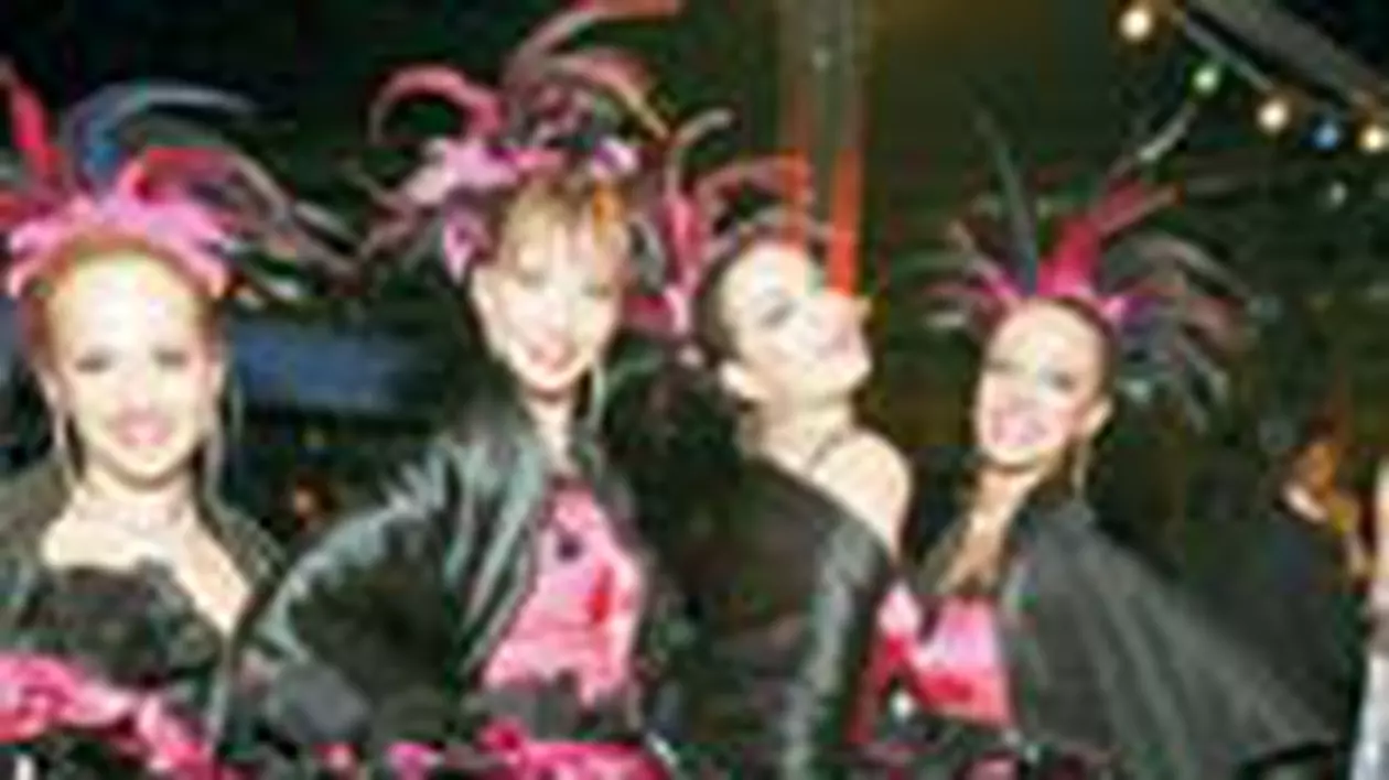 Haideti la cabaret!