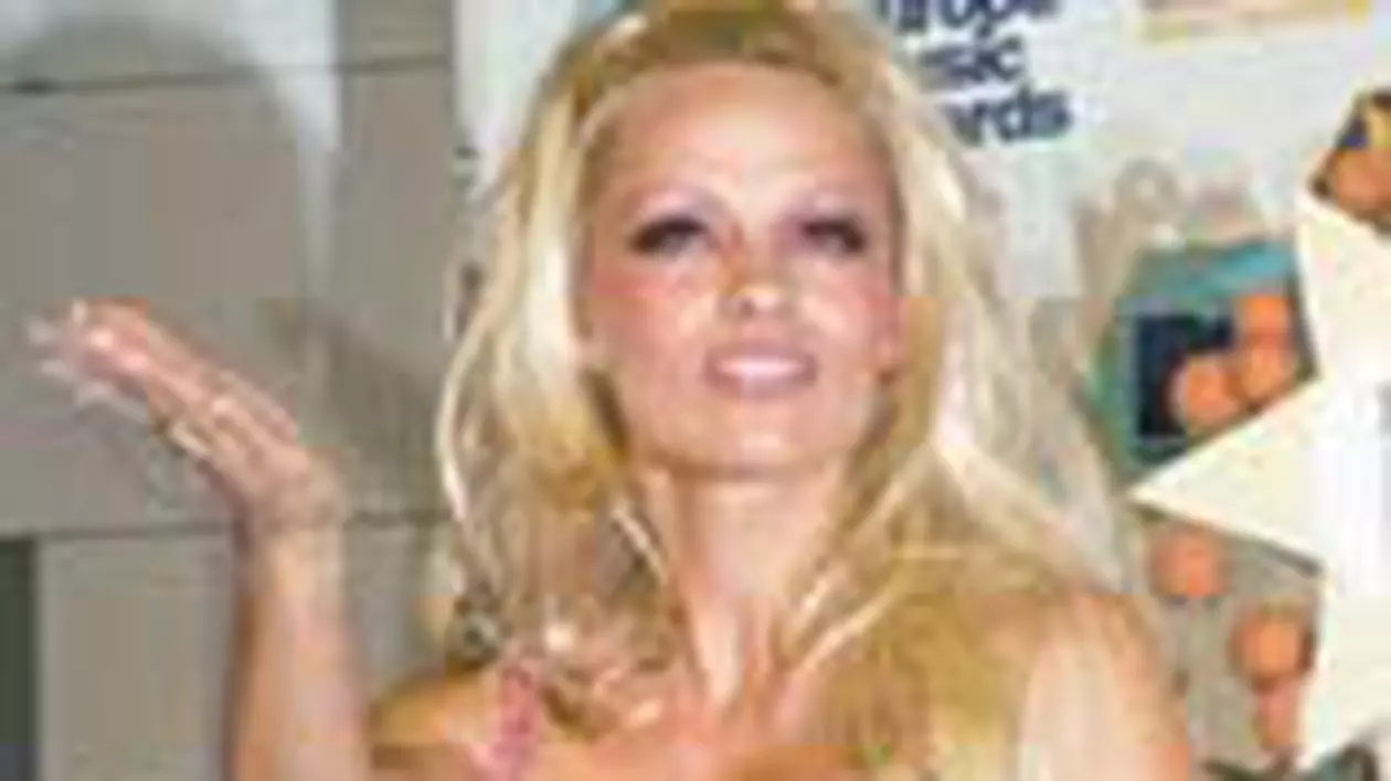 Pamela Anderson este terorizata de lipitori