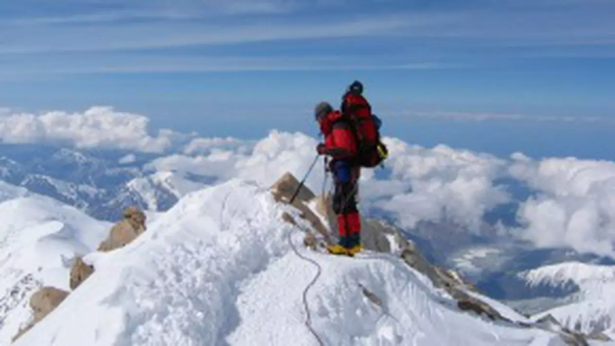 Alpiniştii români vor în Cartea Recordurilor 