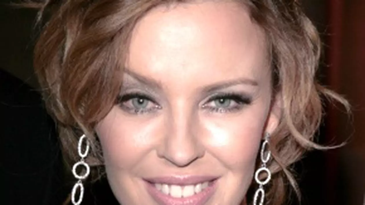 Kylie Minogue şi-a “altoit” iubitul!