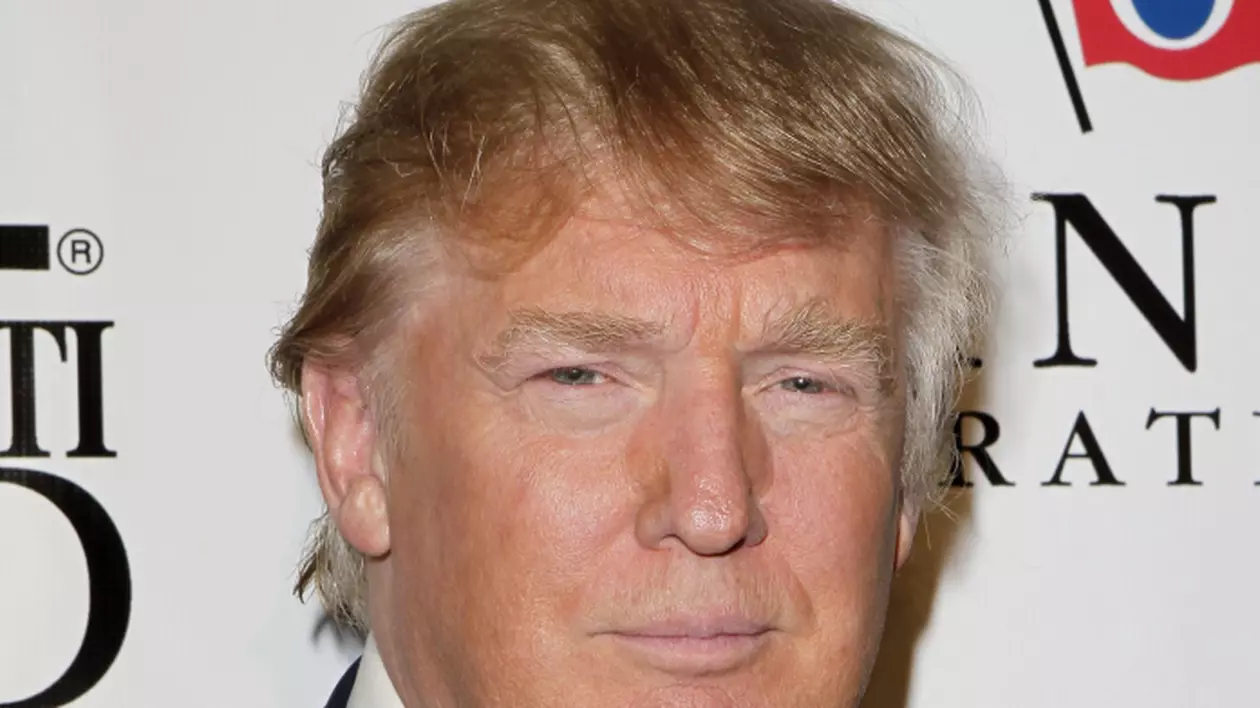 Alegeri SUA 2016| Campanie inedită împotriva lui Trump. Niște activiste trimit selfie-uri cu ele nud celor care sunt de acord să nu-l voteze